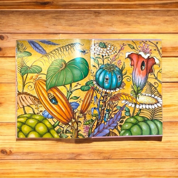 THUMBELINA - Retold by Marianna Mayer Illustrated by John O’Brien 1986 Hardcover - Picture 10 of 11